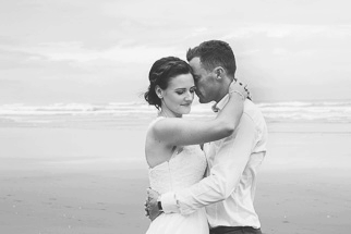 Auckland beach wedding photos